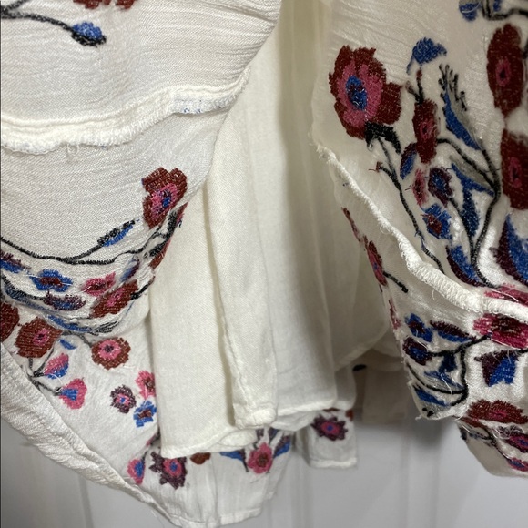 Free People Te Amo Embroidered Dress Size Medium Mini V Neck Bell Sleeve White - Picture 8 of 16